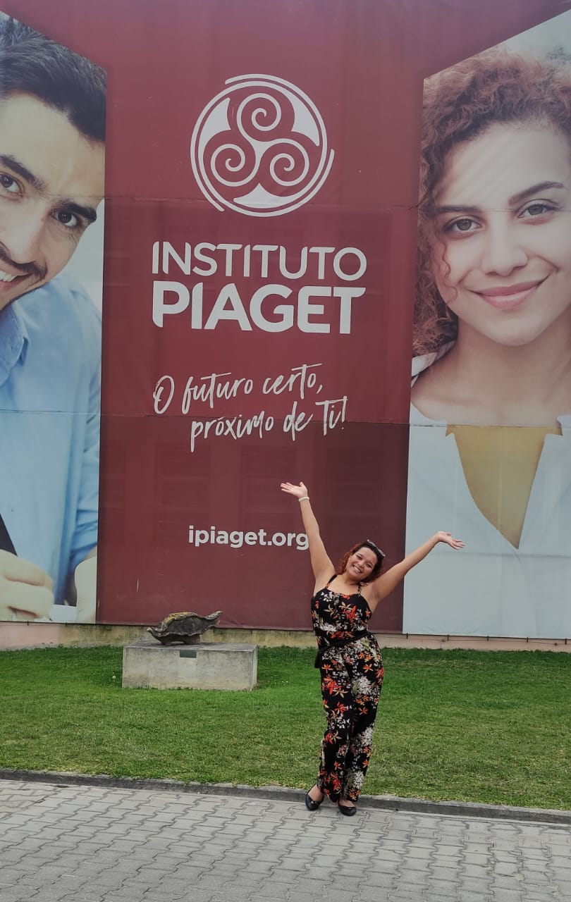 Aluna do Curso de Pedagogia - Sabrina Poliana no Programa de Mobilidade Internacional em visita ao Campus de Almada em Portugal