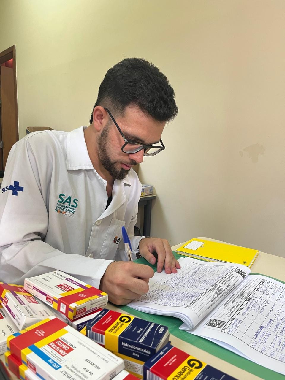 Aluno do curso de Farm&aacute;cia do UNIPIAGET atuando na FARMACIA SOLID&Aacute;RIA UNIPIAGET