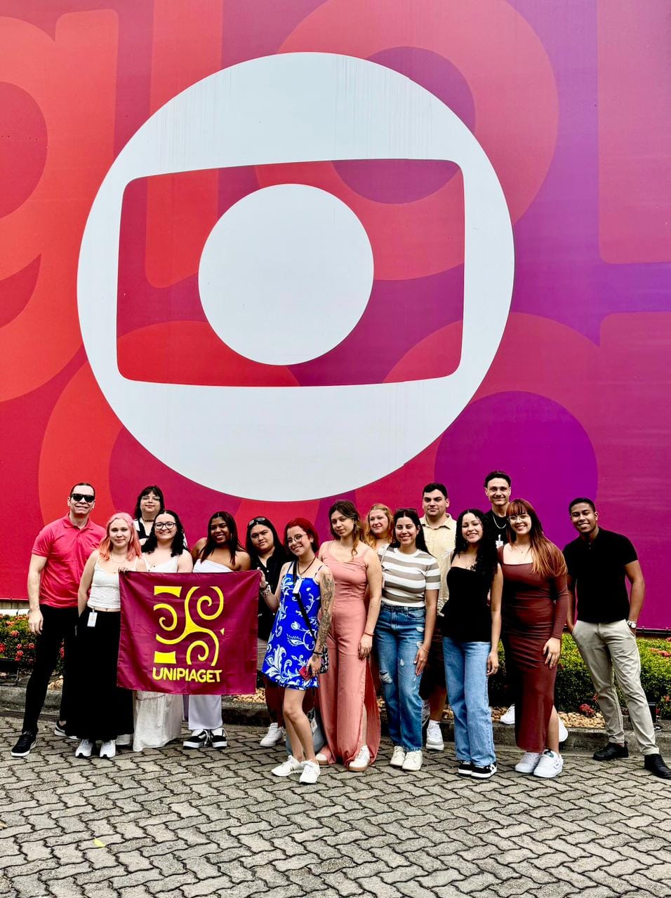 Estudantes de Marketing do UNIPIAGET visitam os Estúdios Globo no RJ